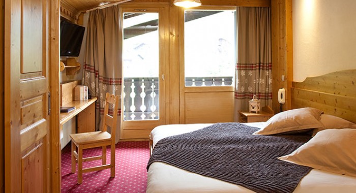 Hotel Le Petit Dru, Morzine ski chalet, image 6